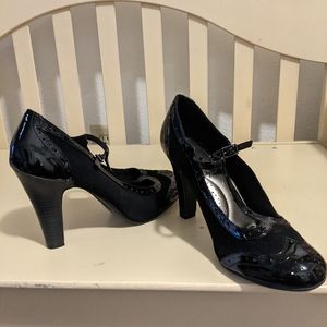 Black at strap heeled shoe size 10 dexflex comfort